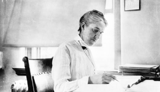 CNTI_VE's tweet photo. #UnDiaComoHoy fallece la astronóma Henrietta S. Leavitt
Estudió las estrellas variables #Cefeidas
Descubrió y catalogó estrellas variables en las Nubes de Magallanes.
Investigó los cálculos de las distancias estelares.
El cráter lunar #Leavitt fue nombrado en su honor.
#STEM https://t.co/RzpBF5TwVX