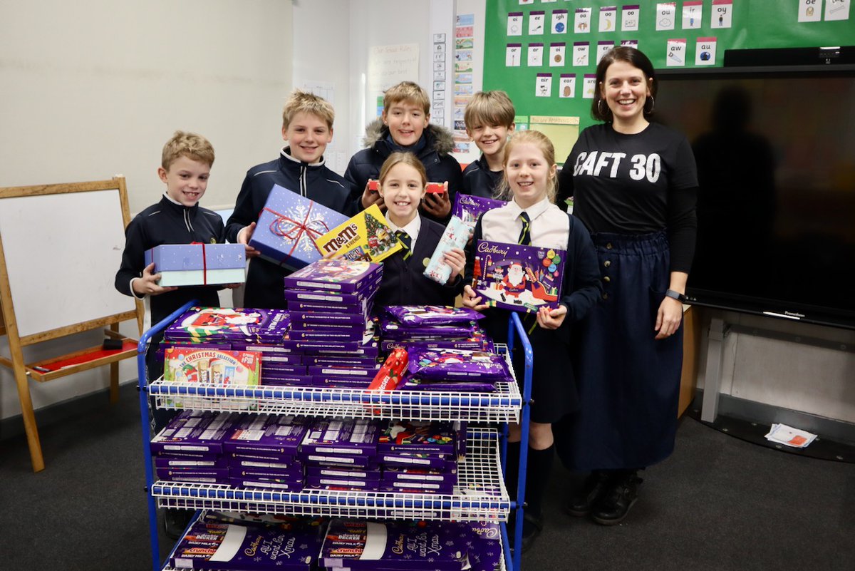 wilmslowcouk's tweet photo. Primary school pupils collect donations for disadvantaged children
https://t.co/lBYGqg4ZD5 https://t.co/8DJniKSX7T