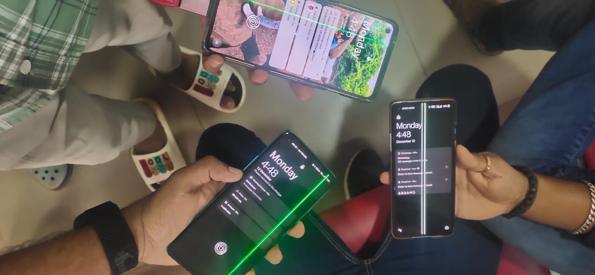 VishnuNavath's tweet photo. Updated my OnePlus 8T with new software update Android 13 and oxygen os 13. After 2 week Now facing green line issue on the screen. Went to service centre can find many people have the same thing (photo attached)
@OnePlus_IN @oneplus @OnePlus_USA @OnePlus_Support @OnePlus_UK https://t.co/7i5BHxK8hA