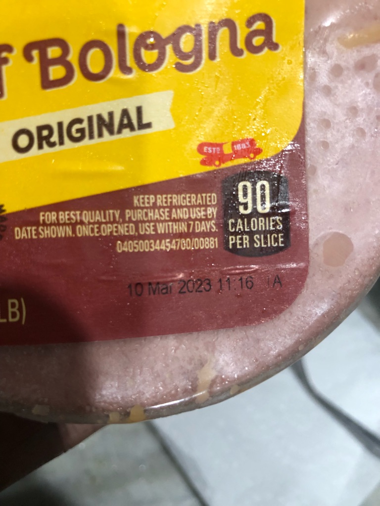 Slowmotion416's tweet photo. @oscarmayer Tried to contact through website and submit button wouldn’t work. What is this? https://t.co/p5l563wmhT