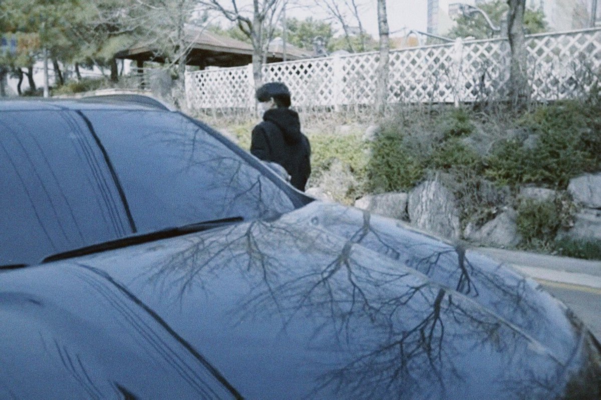 blastbeat__'s tweet photo. dowoon anak suv bgt min kebiasannya ngelus2 tangan atau lutut klo lg nyetir krn anaknya physical touch bgt gk tuh, trs kadang minta disuapin snack hadeeeeeeh https://t.co/NziCABP2V3