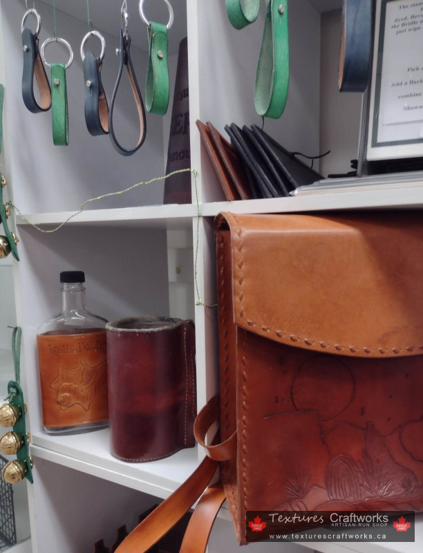 texturescrafts's tweet photo. #Leather by Lauch #TexturesCraftworks @LockeStShops #Mitts, #dogleashes, #coinpurses, #photoframes...
#pouch #handmade #shearling #handcrafted #gifts #giftideas #local #artisan #mittens #craftsman #leathercraft #accessories https://t.co/7g6BIOotAC