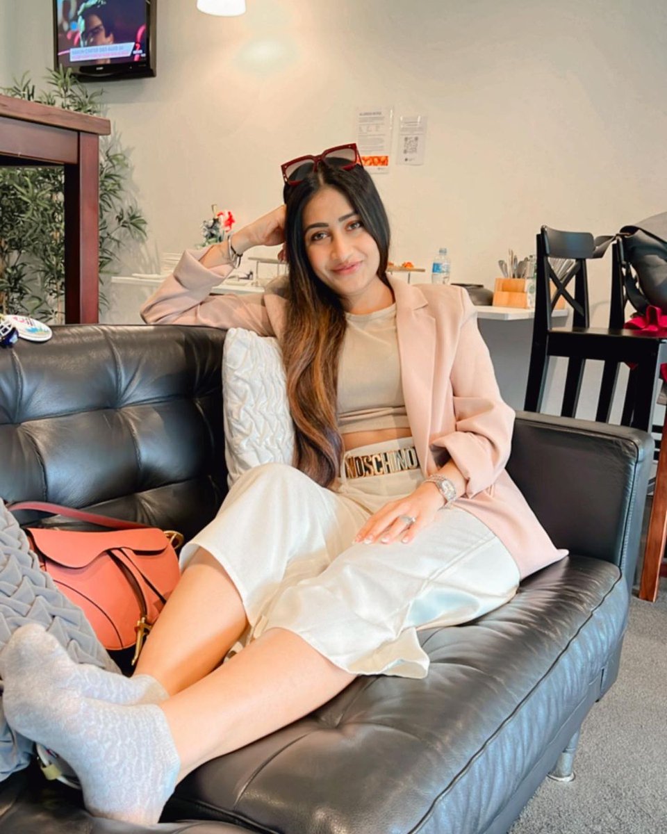 Baithe baithe aise kaise koi Rasta naya mile….. ✨
t.me/dhanashree9