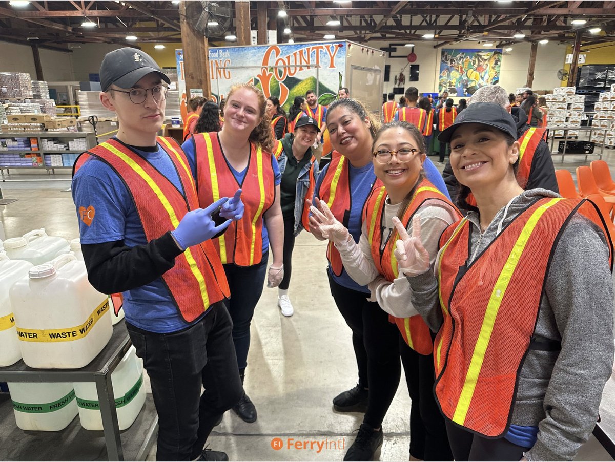 FerryIntl_'s tweet photo. A group of our Orange County, CA employees volunteered at 'Second Harvest Food Bank' last week! 🧡

#FerryIntl loves having the privilege to GIVE BACK to our communities. Thank you to all who participated and to @shfboc for having us! 🤩 https://t.co/nwYeEtahiL