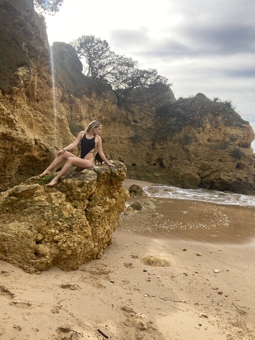 Wanna swim with me 😘 #swimsuit #sexy https://t.co/NW0twYaW55<a href="/tag/swimsuit"class="tags">#swimsuit</a><a href="/tag/sexy"class="tags">#sexy</a>