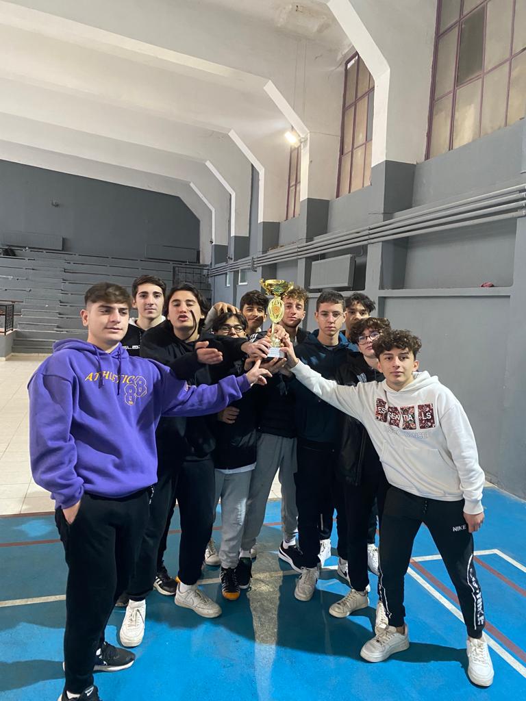 CpalMarmara's tweet photo. Okulumuz Marmara Mahalle Ligi Futbol Genç Erkekler birincisi olmuştur. Öğrencilerimizi tebrik ediyoruz 🏆 @MarmaraMem https://t.co/woL3scIrUX