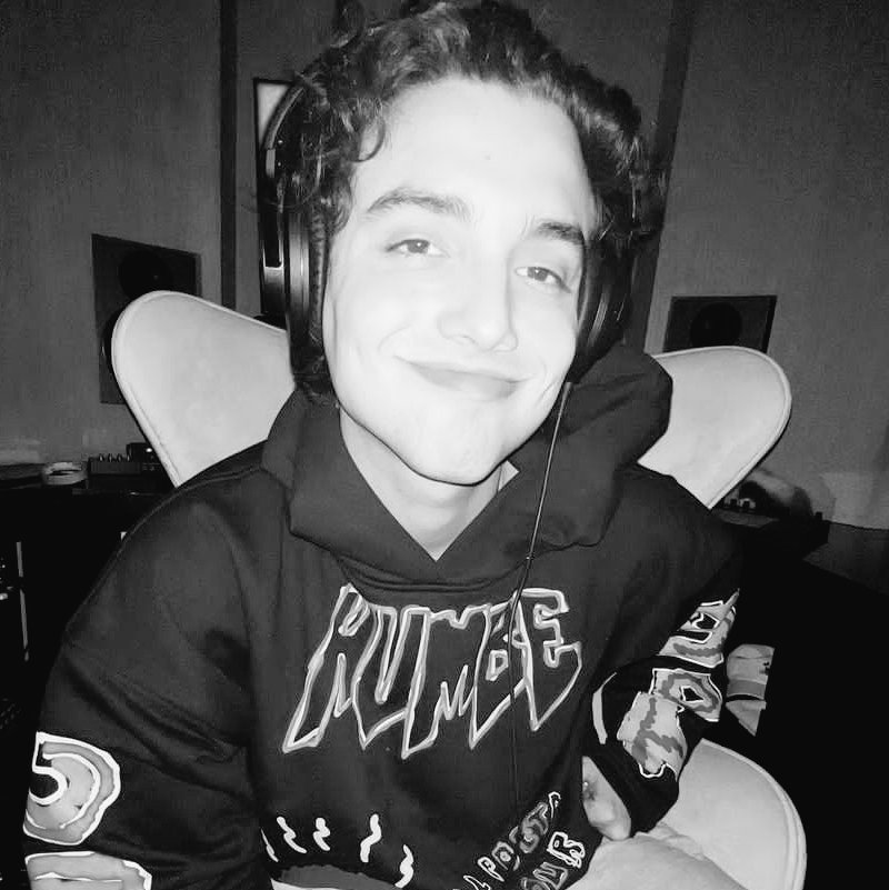 moonlightmacag's tweet image. mis nominados favoritos

#Socialiteen Macarena García | Actriz Juvenil del Año.

#Socialiteen Humbe | Artista Viral del Año

#Socialiteen Humbe | Artista Revelación del Año