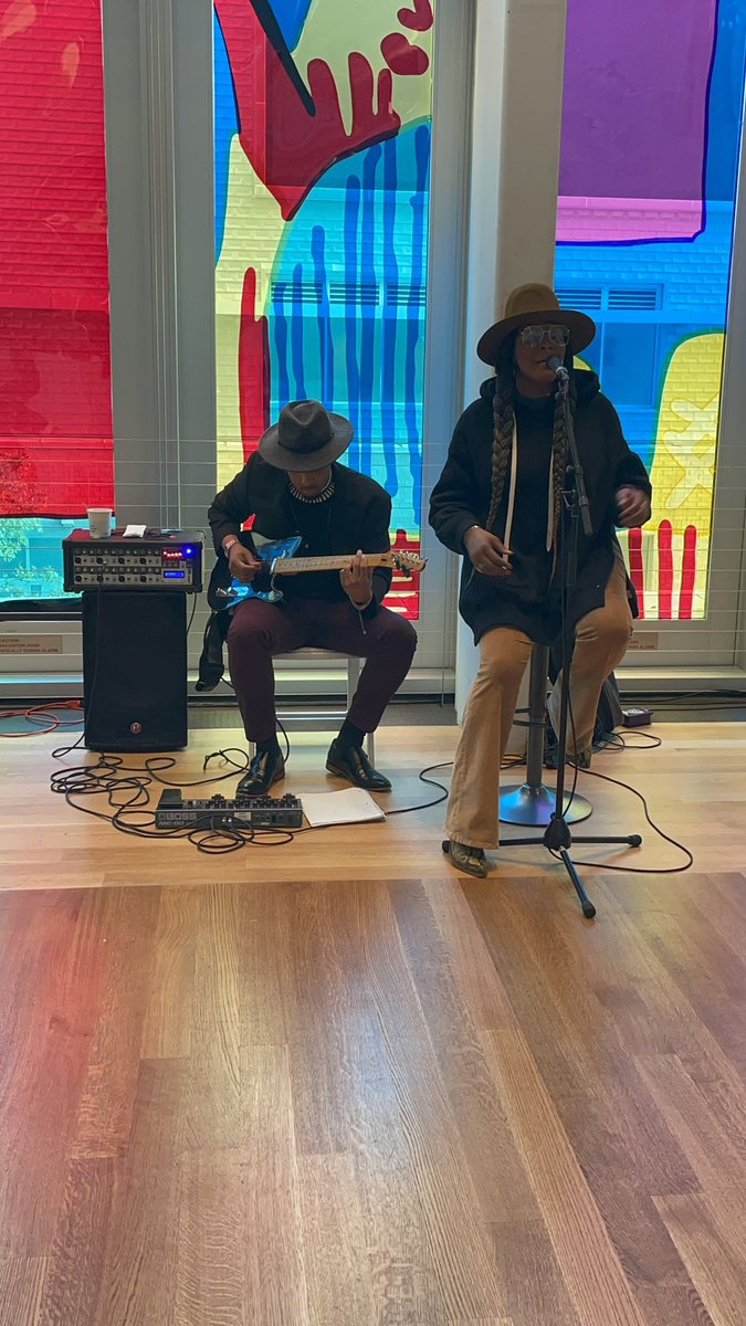 ShemekkaEbony's tweet image. Wellbeing Summit  launch is 🔥@FullFrameInitv #communitybillofrights  check out our #sparktalk at 11am!!