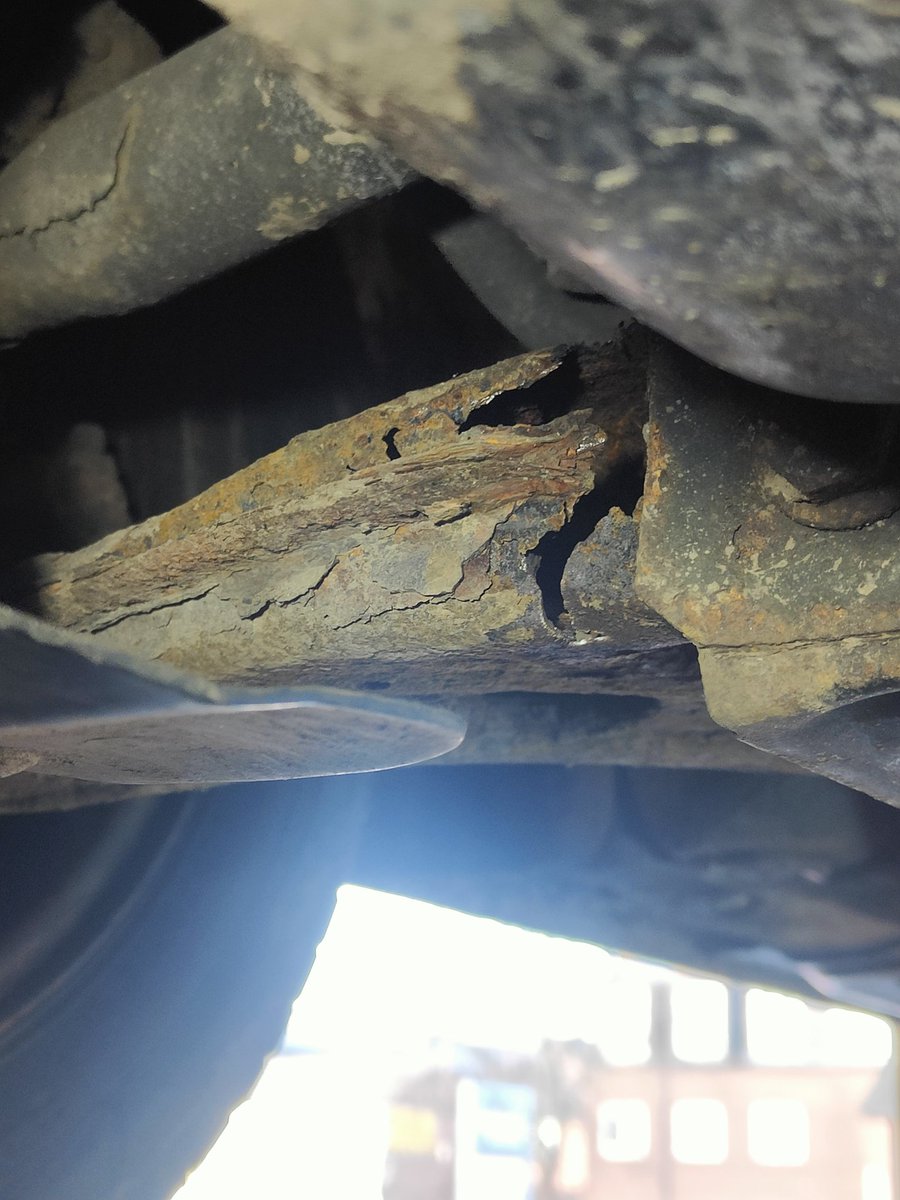 oldskoolmike's tweet photo. Customer states check wheel alignment 😮😮😮 https://t.co/I9Qt2fmAuA