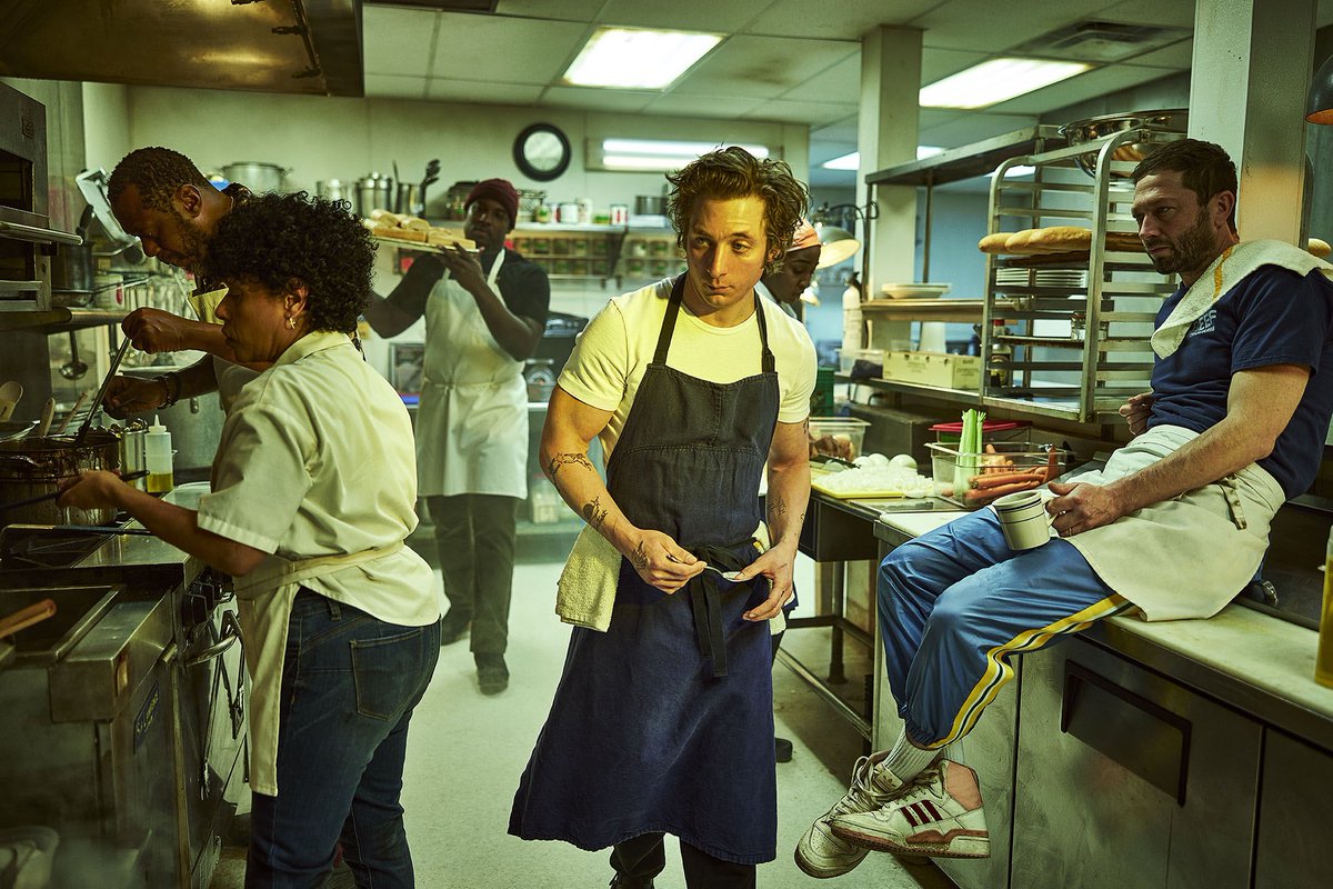 TheBearFX's tweet image. What is good, replicants? #TheBearFX is nominated for a Golden Globe Award for Best Television Series — Musical or Comedy.