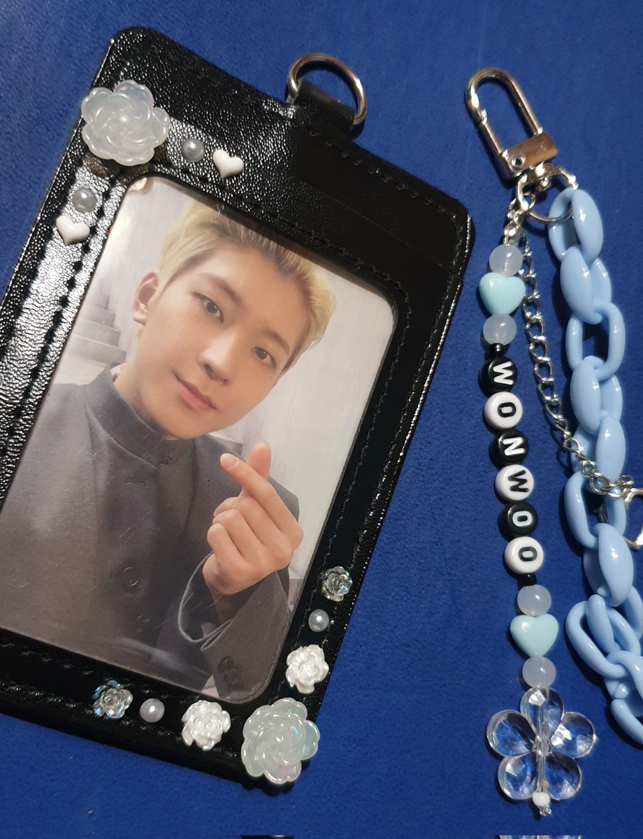 TabiEmzeeyWifeu's tweet photo. Aaaaaahhhhh ang ganda,I love it. 🤧❤

Thank you @lovenamjinkook for the customized PC holder til next transaction po ulit. 😍❤ https://t.co/MtvjWioago