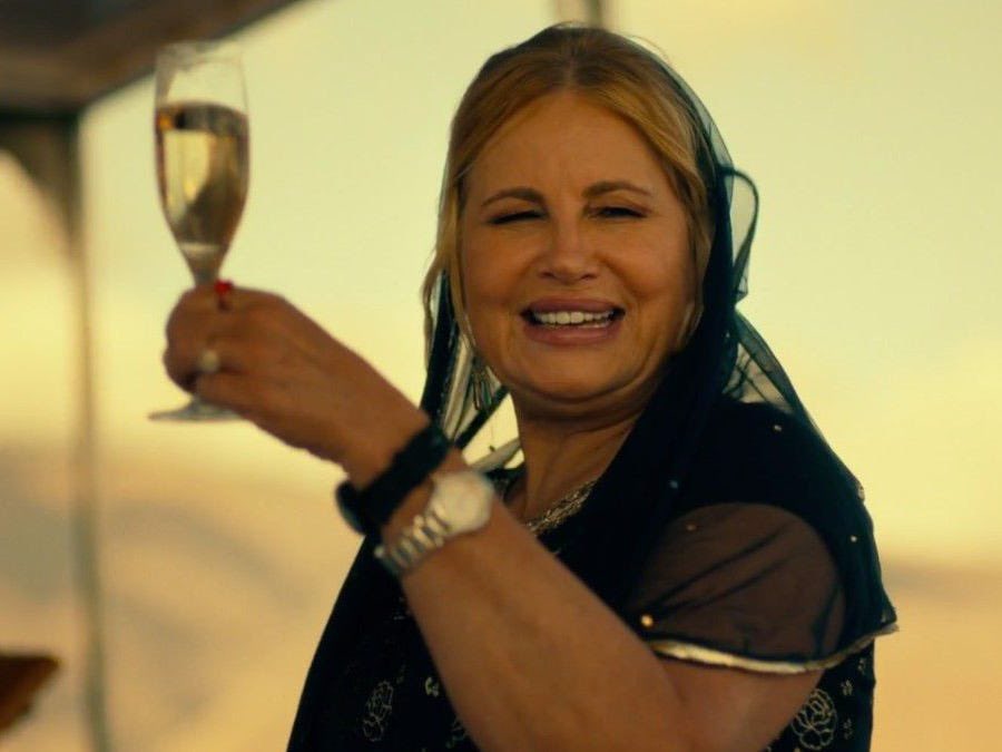 when jennifer coolidge plays tanya's twin sister in #WhiteLotus season 3 and she travels to the maldives to spread tanya's ashes the ocean...