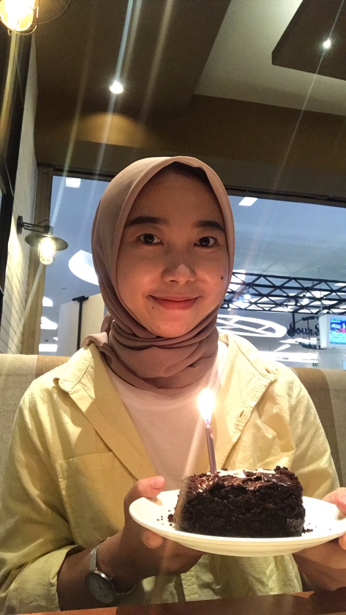 cddaarr's tweet photo. Makasih ya @Twitter udah ngucapin duluan dibanding sma yg lain xixii https://t.co/B8L4L0ADyK