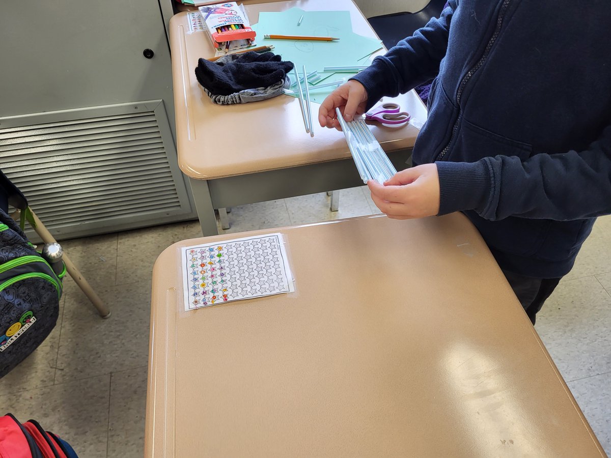 MsEPrice15's tweet photo. Building bridges and elevators in Grade 4/5 at @WJHolsgLDSB https://t.co/ZzjzIkjX7f
