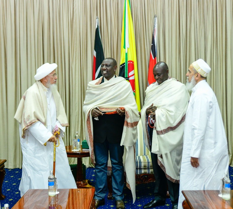 The head of the worldwide #DawoodiBohra community, His Holiness Syedna Mufaddal Saifuddin met with the President of Kenya, H.E. @WilliamsRuto yesterday at the @StateHouseKenya.
The @Bohras_EAfrica will work closely with the government to support its affordable housing initiative.