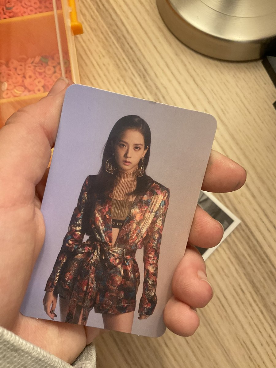 Lilisqweee's tweet photo. Bunlara karşılık olarak eşit değerde hj ya da lisa pc takas etmek isteyen çıkar mıı? @straykidstrade1 @blackpinksatis @SKZTRadeSell @BlackpinkSat @ruyawna @skztrtakas https://t.co/FQKSgozbuq