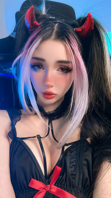 Your succubus bby ? https://t.co/9yZ15uwPXg