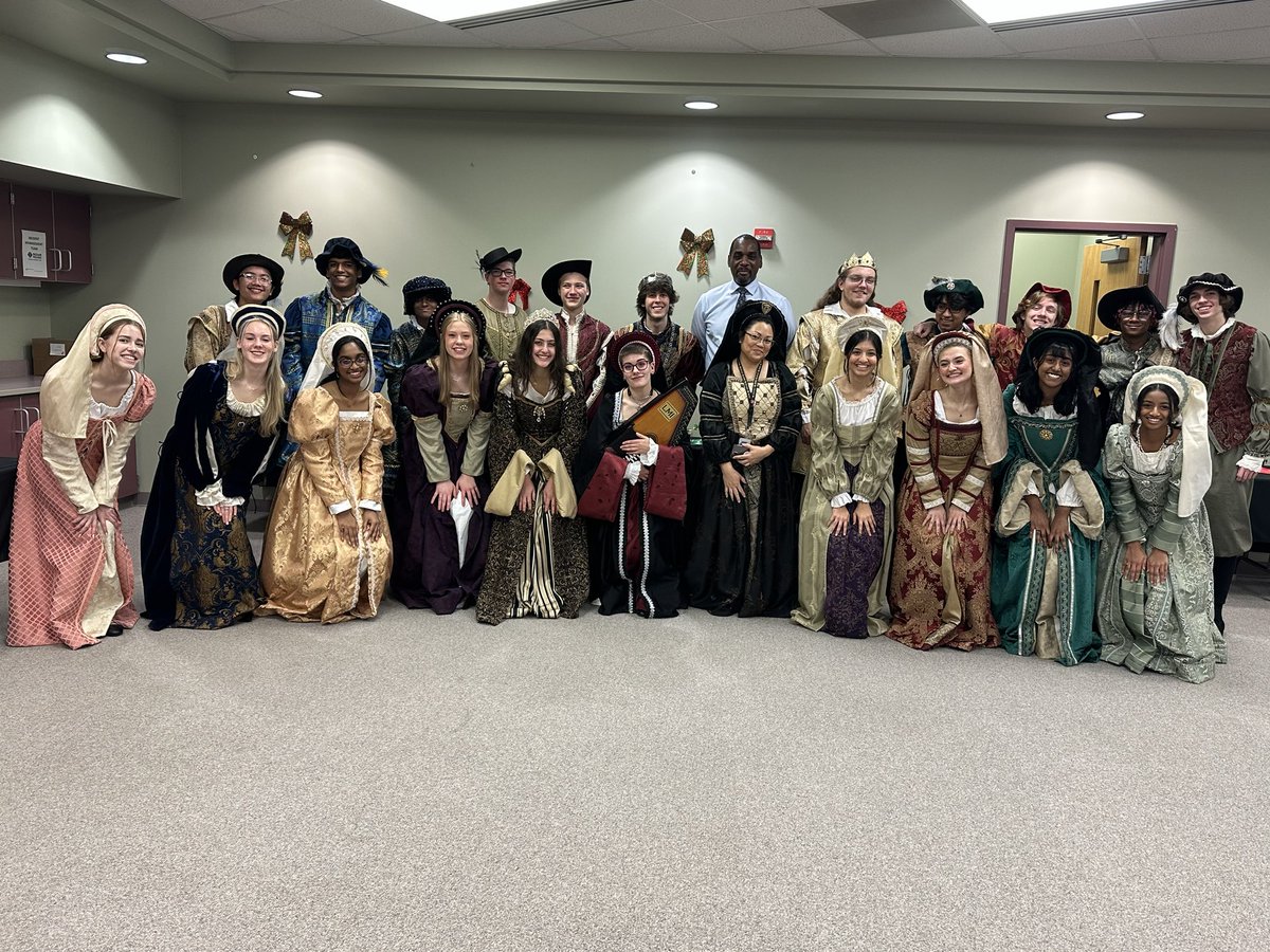 ATalley204 (@atalley204) on Twitter photo This morning staff were serenaded by Metea’s Madrigal Singers led by Ms Boddy! The singers also sang to the Prairie Pre School students downstairs. We are thankful for the students starting our day off on a high note. <a href="/ipsd204/">Indian Prairie 204</a> <a href="/meteavalley/">Metea Valley HS</a> <a href="/MVPrincipal1/">Principal Echols</a> This morning staff were serenaded by Metea’s Madrigal Singers led by Ms Boddy! The singers also sang to the Prairie Pre School students downstairs. We are thankful for the students starting our day off on a high note. <a href="/ipsd204/">Indian Prairie 204</a> <a href="/meteavalley/">Metea Valley HS</a> <a href="/MVPrincipal1/">Principal Echols</a>
