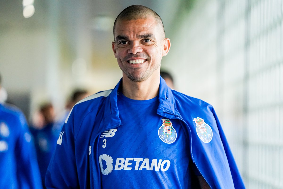 FCPorto's tweet photo. 𝑾𝒆𝒍𝒄𝒐𝒎𝒆 𝒃𝒂𝒄𝒌 🔵⚪

#FCPFCV https://t.co/E6t9zktDQf