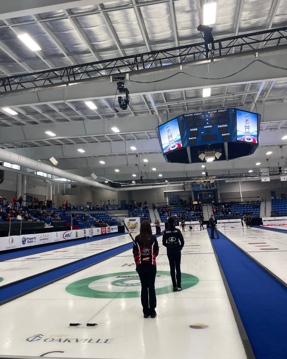 VisitOakville's tweet photo. Thank you to everyone who stopped by our booth at #Pinty’sGrandSlamofCurling event (at Sixteen Mile Sports Complex)! We had a great time chatting and meeting with all of you! These past six days have truly been a blast! #curling #oakville https://t.co/VTHKAfXptt