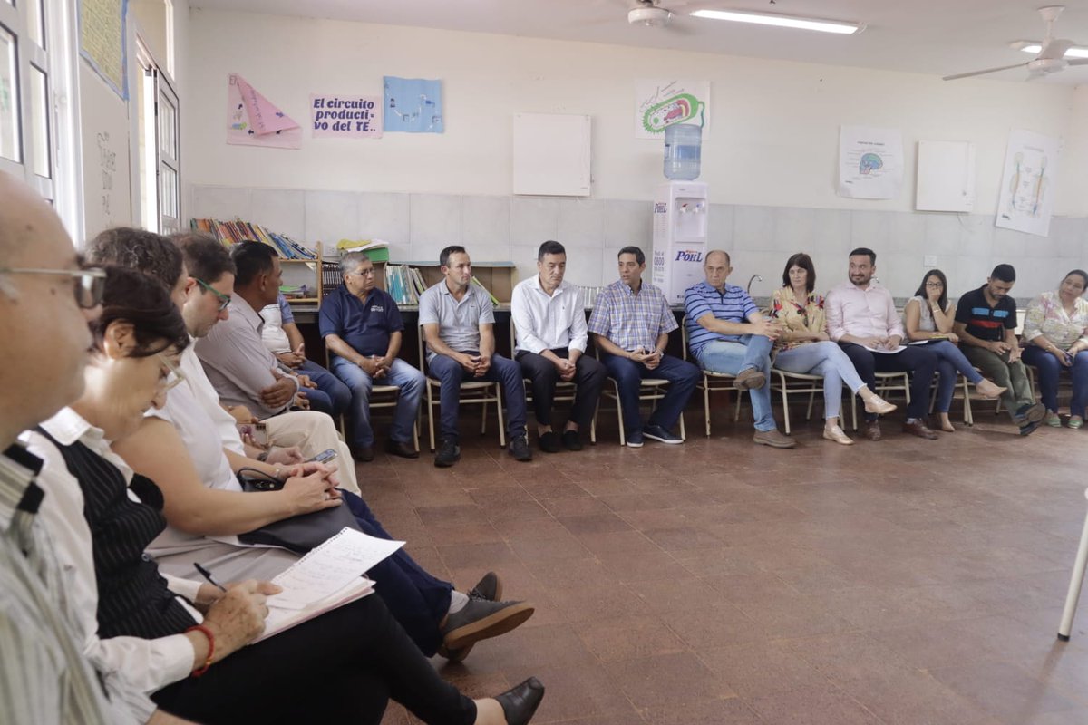 mgmisiones's tweet photo. En #Fracrán, con el 8° operativo integral del Plan de Fortalecimiento de Gestión Municipal, acercamos al nuevo municipio, el 78°, todas las áreas del Ministerio de Gobierno, para brindar asesoramiento y asistencia https://t.co/MXgwX53iQG