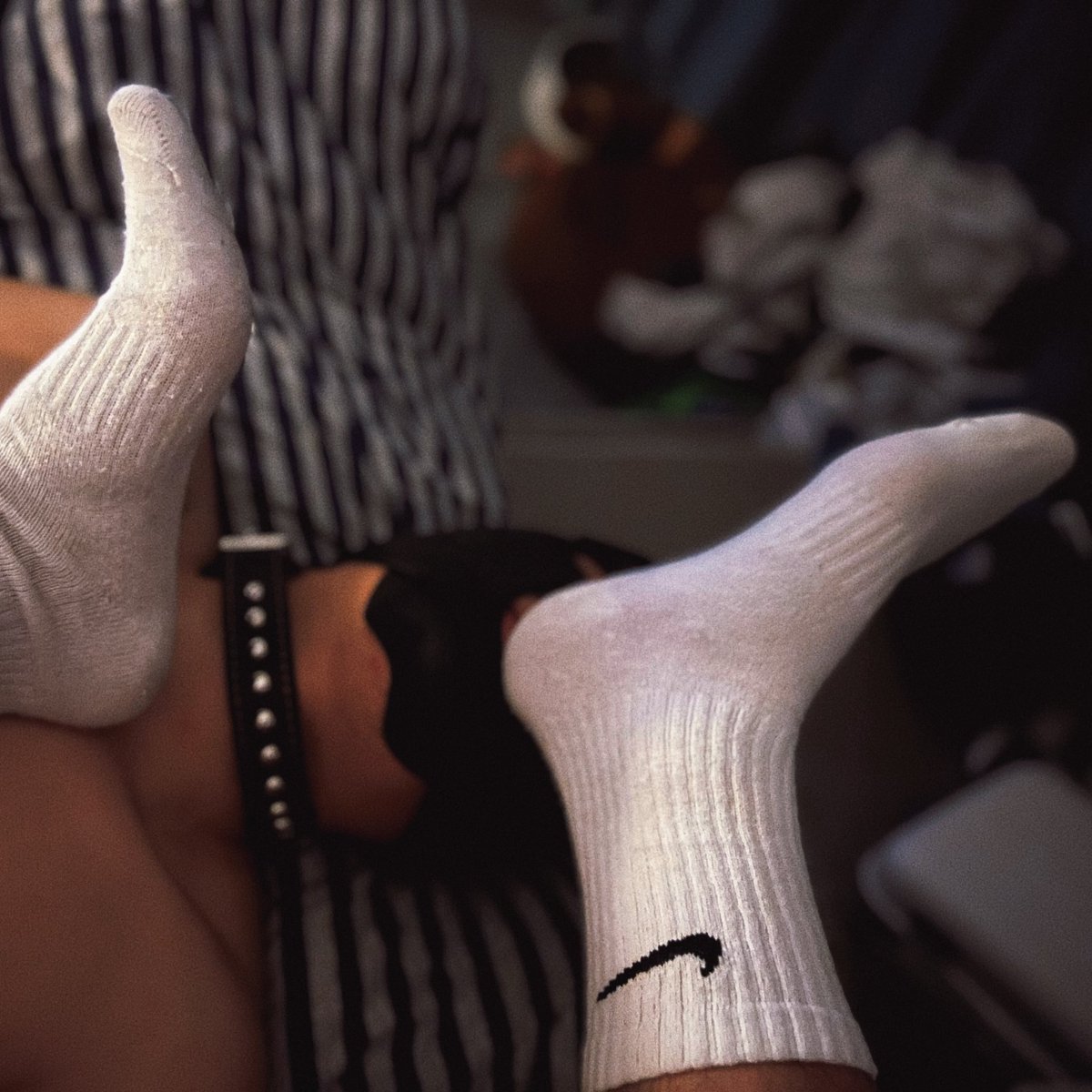 Rayyyds's tweet photo. 这个冬天很冷，有暖脚暖床的狗子么 https://t.co/9O8XV1FIIX