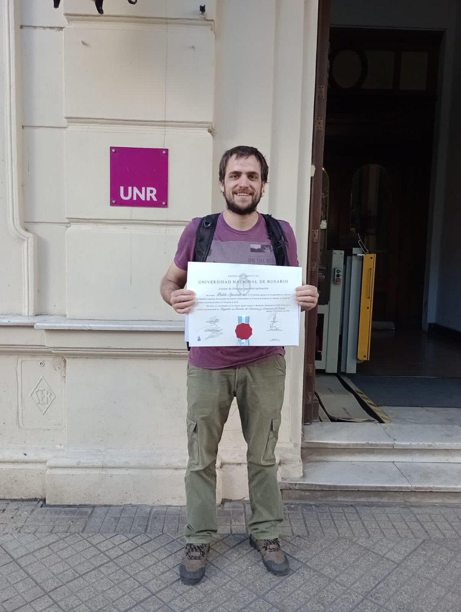 Capacitasalud's tweet photo. 🎓 Felicitamos a Pablo Speziale, nuevo Magister en la Maestría en Gestión de Sistemas y Servicios de Salud de la Universidad Nacional de Rosario (UNR-CEI).

 #Maestría  #salud  #eduación  #Salud  #UNR https://t.co/T4f2sMHFDh