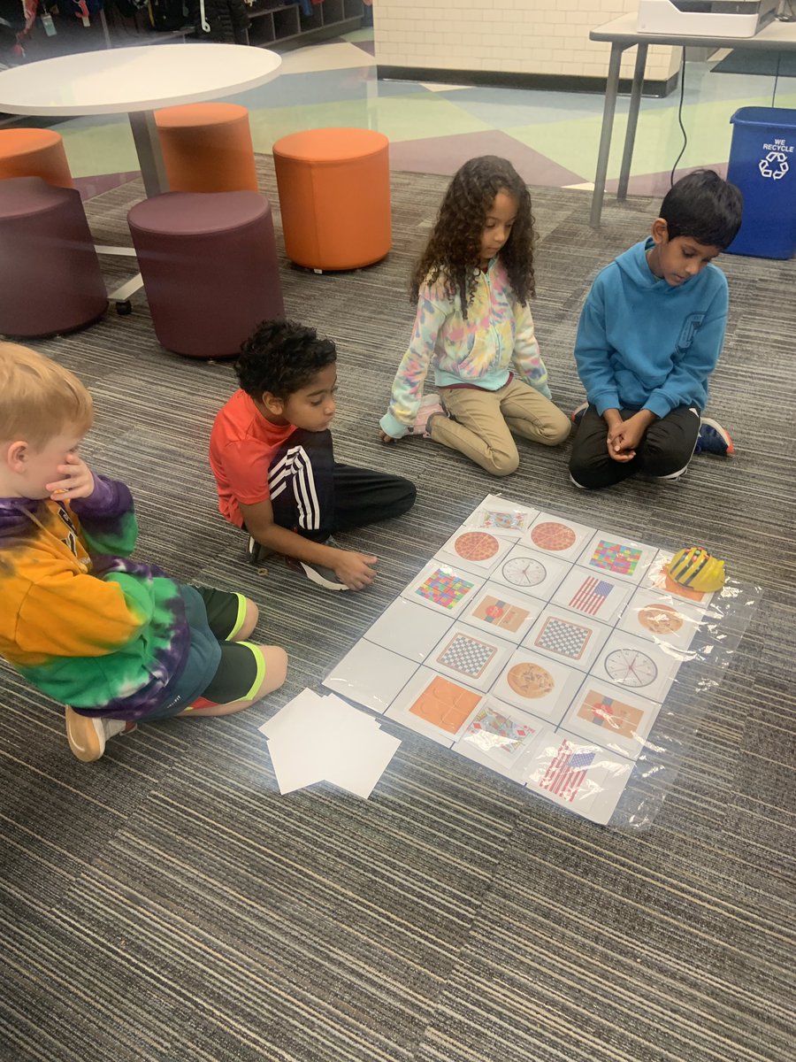 Beebots for the win!! @Boals_Frisco 2nd grade students showing examples/non-examples of fractions. Way to drive the SAMR scale up!! #coachopoly #FISDhourofcode @friscoisd @FriscoISDTech