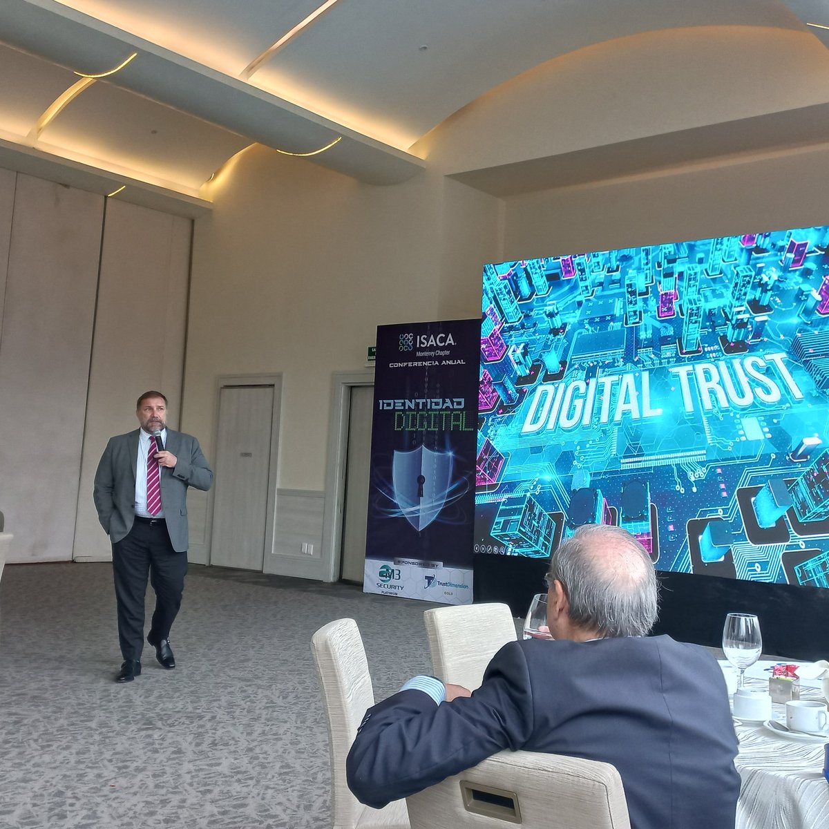 Elias Gabriel tweet media