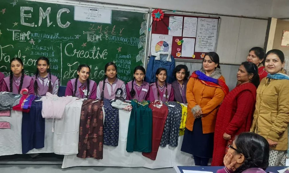 ZeenatSkv's tweet photo. EMC presentation given by young entrepreneurs of Zeenat Mahal SKV Jafrabad under the guidance of Principal Ms Sunita rahi
@gupta_iitdelhi 
@msisodia 
@Dir_Education 
@BB_official2021 
@DSTF_2020 https://t.co/ctwAX9Fk99