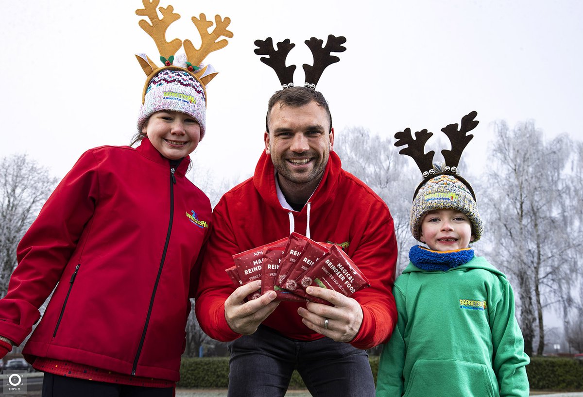 .@longdogbeirne took some time to speak to Rudolph & his team of reindeer in preparation for Christmas Eve and their big night with Santa, alongside Ireland’s favourite oat brand @FlahavansIRL who have teamed up with @Barretstown to produce Magical Reindeer Food! (📸 @tommaher85)