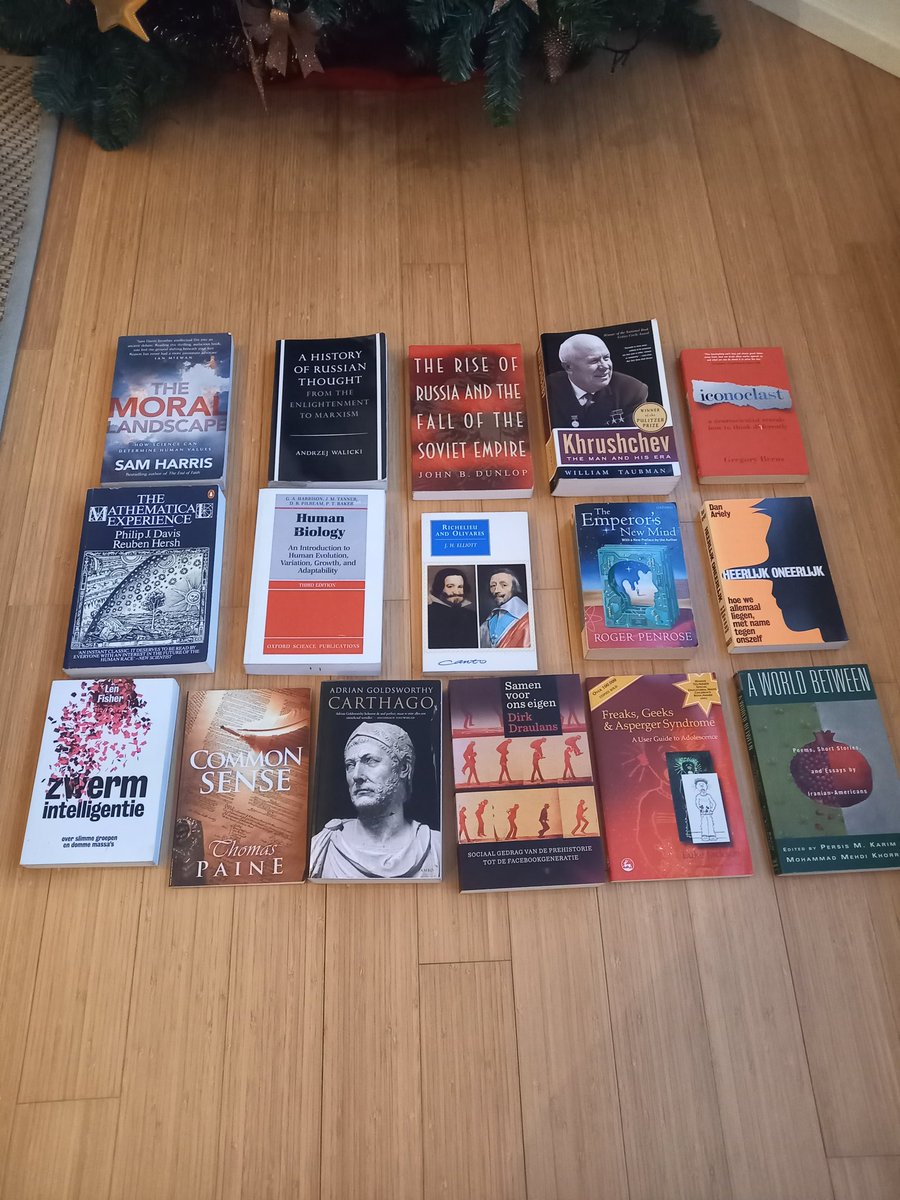 TamaSutraaa's tweet photo. Hallooooo ik verkoop weer boeken, van mijn lief deze keer👀 Keiveel non-fictie! Versturen kost (tot 5kg) bij Mondial Relay €3,75 afhaalpunt, €6 adres, en bij Bpost €4,40 afhaalpunt, €6,20 adres.

Afhalen kan ook in Brussel of Ieper!

Onderstaande boeken kosten €2/boek. (1/4) https://t.co/p9BXgdgies
