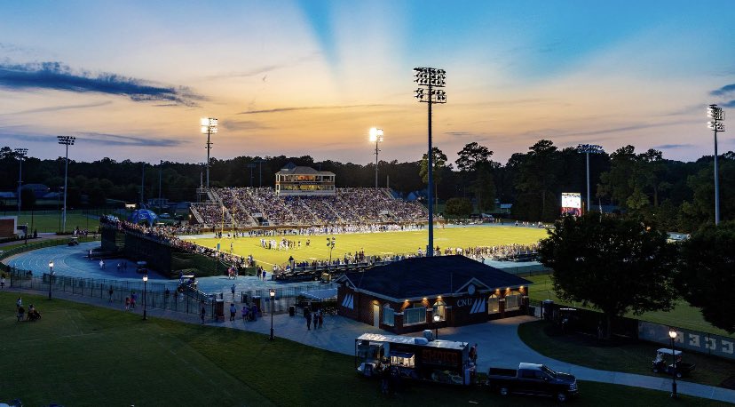 #AGTG Blessed to earn my 4th offer from CNU!! 
<a href="/CoachSmitty25/">Craig Smith II</a> <a href="/coachpcrowley/">Paul Crowley</a> <a href="/TopKnight44/">Kevin Tucker</a>