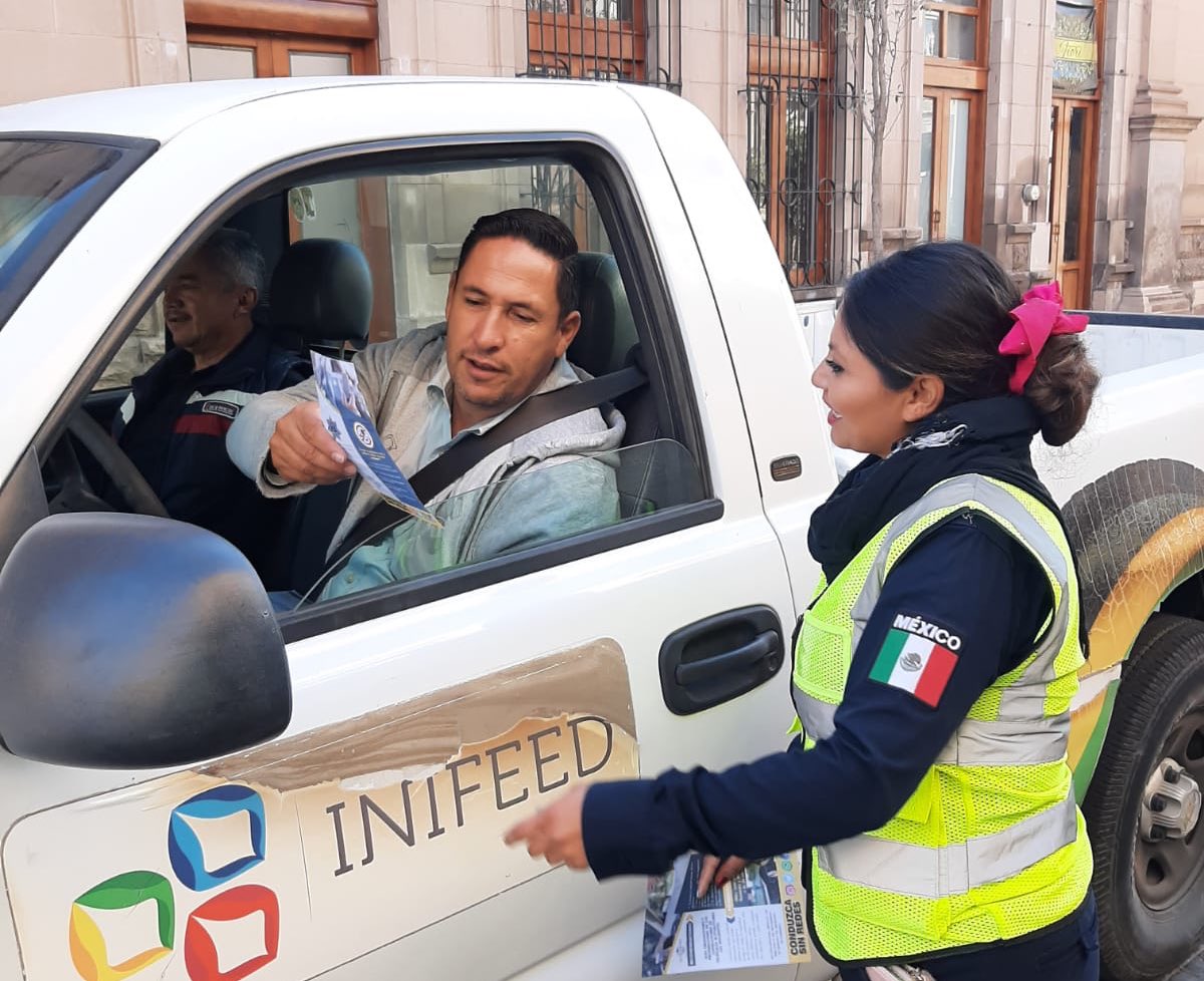 DMSPDGO's tweet photo. Continúa llegando a más conductores #ConduzcaSinRedes por la seguridad de todos, sin redes 📲 seguro llegas. ✅ https://t.co/F1H3lLJYfa