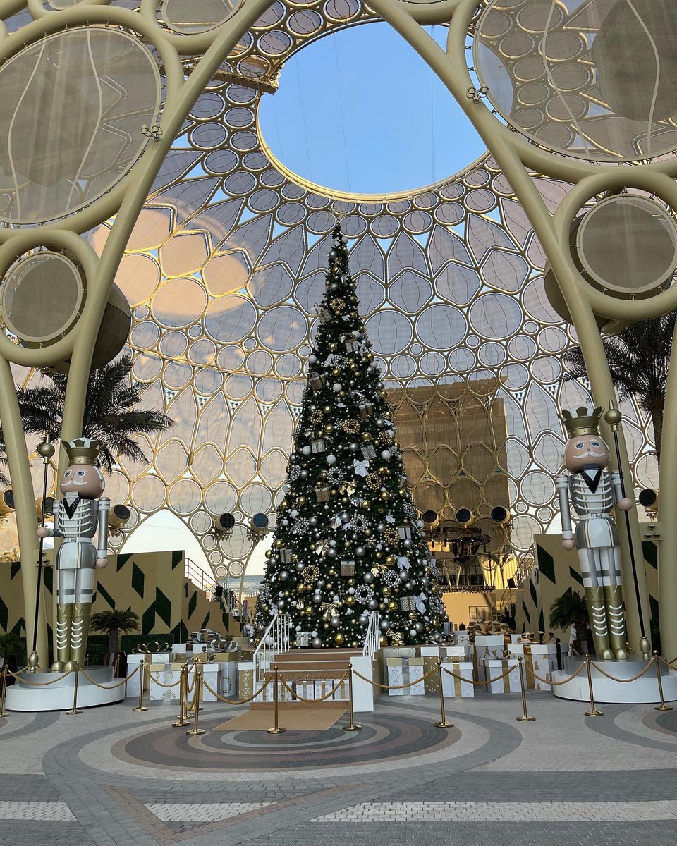 Ah, the nostalgia of Expo 2020 with a Christmas theme. #DubaiExpoCity
