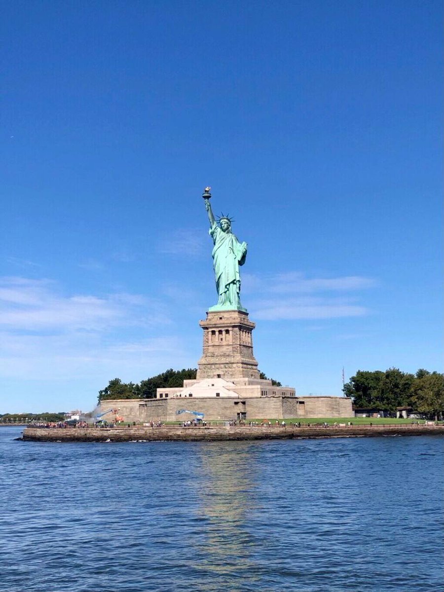 shadyra09's tweet photo. statue of liberty https://t.co/edEsxYjHOl