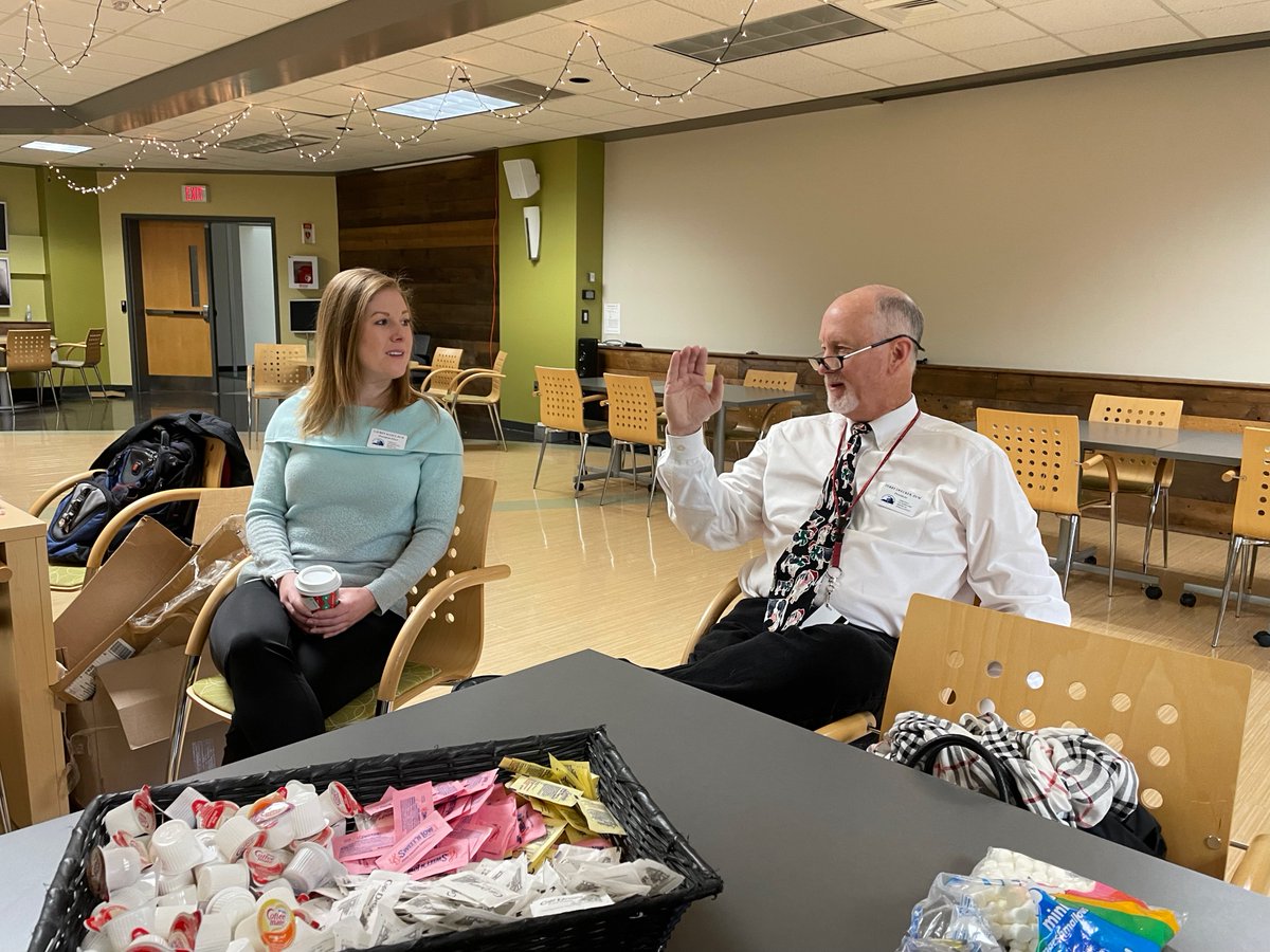 VaMdVetMed's tweet photo. As a special treat during finals week, Dr. Terry Swecker and Dr. Lauren Maxey from the @VirginiaVMA passed out holiday goodie bags, hot chocolate, and coffee to students this morning! ๐ชโ๏ธ๐ฌ๐
#yougotthis #finalsweek #holidaycheer #vvma #gratitude #vamdvetmed https://t.co/4WLmojbWXr