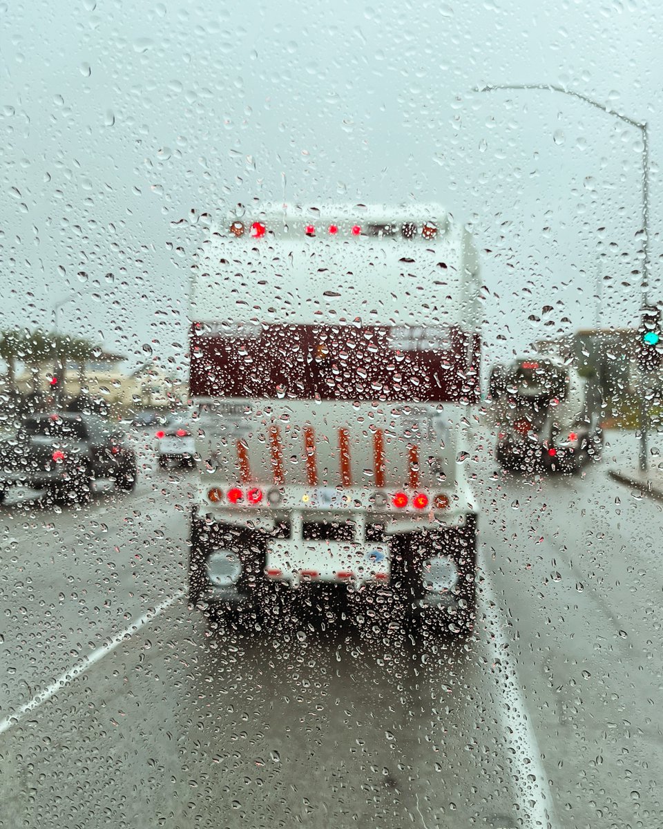burrtecwaste's tweet photo. π§οΈ Rain, rain go away! Stay safe out there on the roads today. π
#trashday #trashtruck #burrtec #burrtecwaste #rainydays https://t.co/5hjAZm0Okc