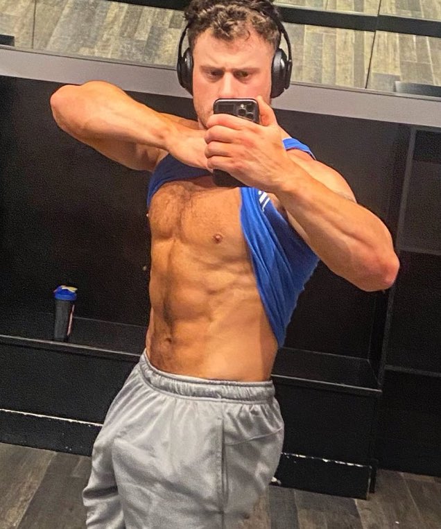 BuiltFromHell's tweet image. ⠀⠀⠀

⠀⠀⠀ Look at this physique, it’s better then yours and you know it. It’s the type of abs that’ll make mouths drop and cherries pop!
⠀⠀