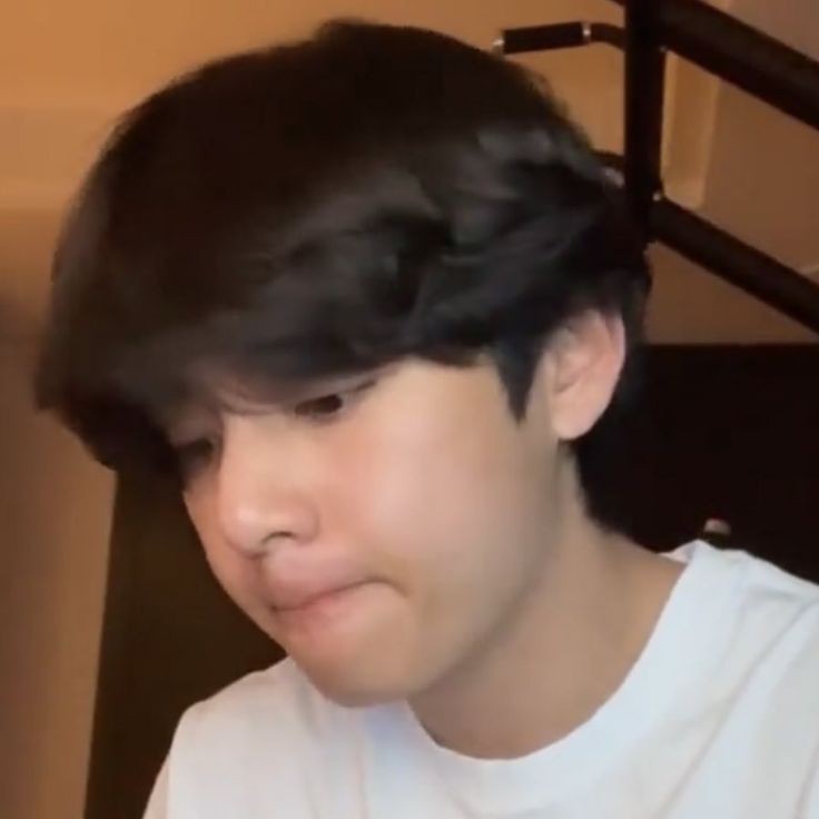 Soy este hoy, achicopalado y adolorido.