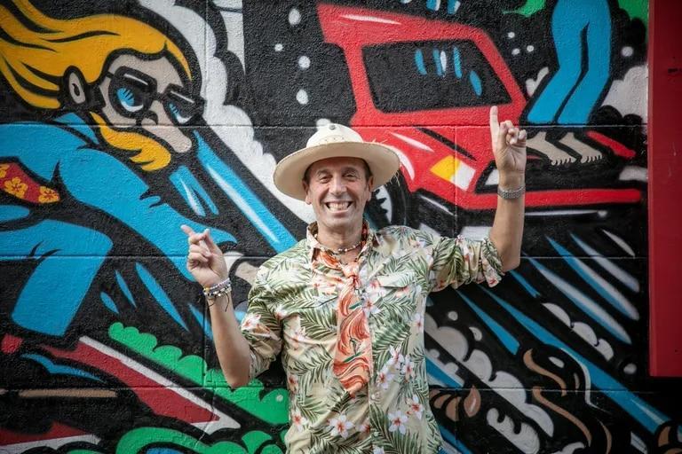 El embajador del surf: Fernando Aguerre nació en Mar del Plata, creó Reef, la vendió en millones de dólares y ahora desembarca en Palermo con una nueva marca lanacion.com.ar/economia/negoc…