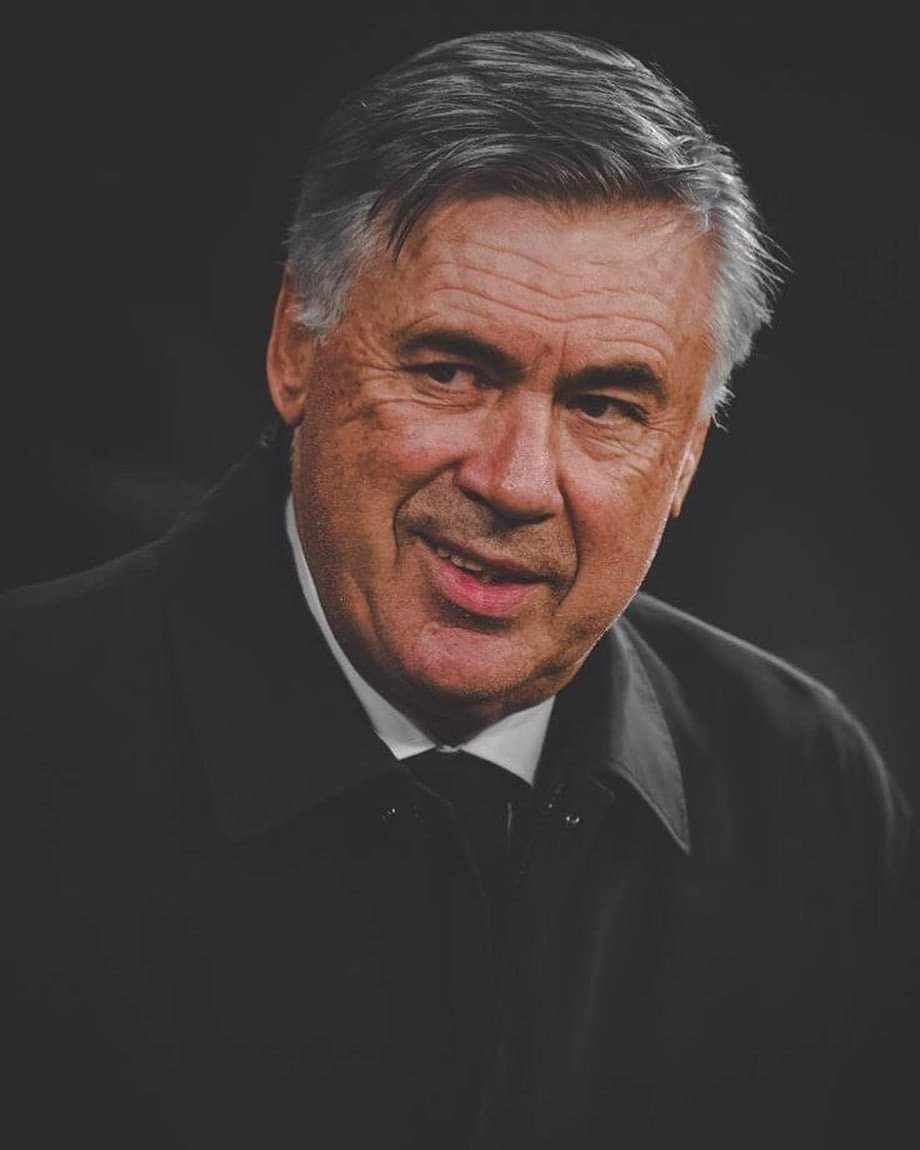 Tocantins131's tweet photo. se a CBF não esperar 6 mêses para oficializar esse homem como treinador da seleção, eu irei formar um grupo e ir para frente dos quarteis e irei pedir INTERVENÇÃO MILITAR na CBF. KKKKKKKKKKKK  

acorda BOZOS não vai ter INTERVENÇÃO kkkkkk https://t.co/GKGcUmrsoE