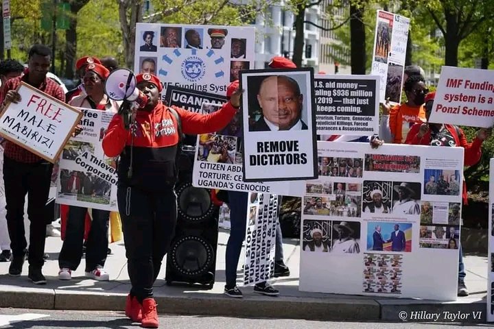 Stand up for the right Yoweri Kaguta Museveni yawamba egwanga lyaffe kumuddumu gwe mundu.

Bana Uganda twamugoba mulwatu ate mubukakamu wadde ngayatekawo entisa eyamanyi

#stopabuductionsinuganda 
#BringBackOurPeople 
#FreeAllPoliticalPrisoners 
<a href="/POTUSJoeBiden/">President Joe Biden’s Burner</a>  #ArrestMuseveniNow