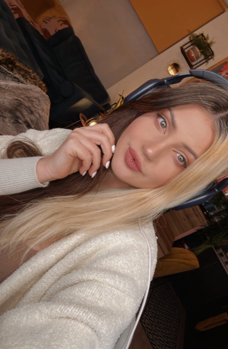 djarii on Twitter: "Live http://twitch.tv/djarii Come get ur drops xo"