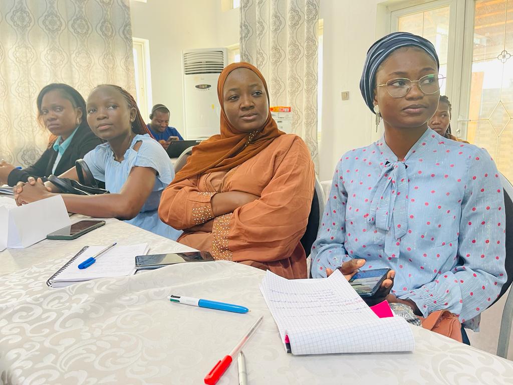 WitBenin's tweet photo. Nostalgie et fin du premier #SheGrowth Bootcamp tenu à #portonovo👩🏾💻
Du 05 au 08 décembre les participantes ont su tirer de l'expérience des formateurs dont @espoirdossah, Hermann Aguessy de @fedapay et Florent Ogouchoro CEO de #Moneex(kryptonite)
Merci à la #GIZ pour son appui! https://t.co/BWaNx19gRm