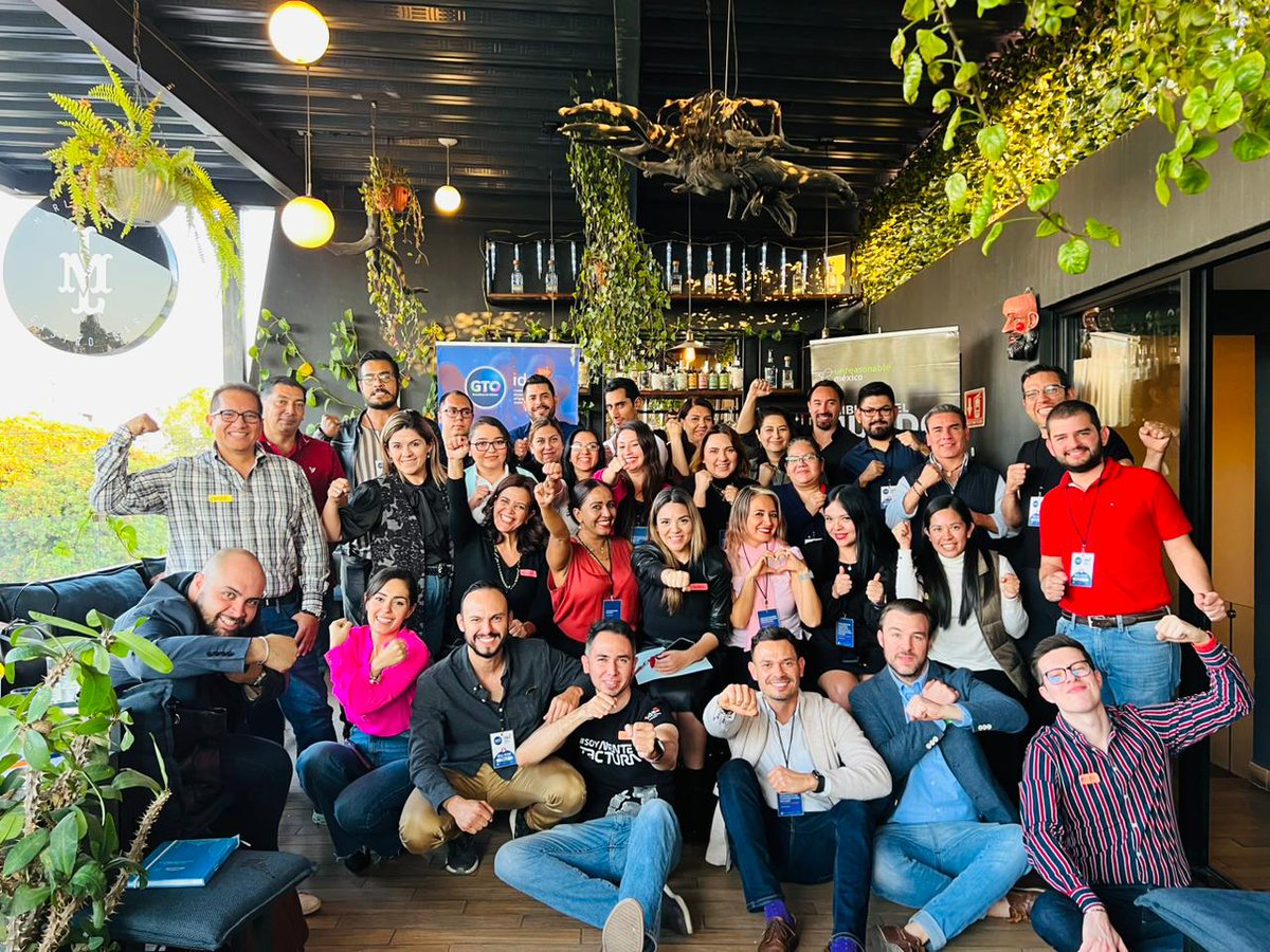 irrazonables_'s tweet photo. #TBT al lanzamiento de #IdeaGTO con el Gobierno de de Guanajuato 😎 un súper programa de acreditación para #incubadoras y #aceleradoras en donde serán entrenadas con la metodología #irrazonable para que puedan servir mejor a las y los emprendedores 🌈 https://t.co/gCJ1Xba5ED