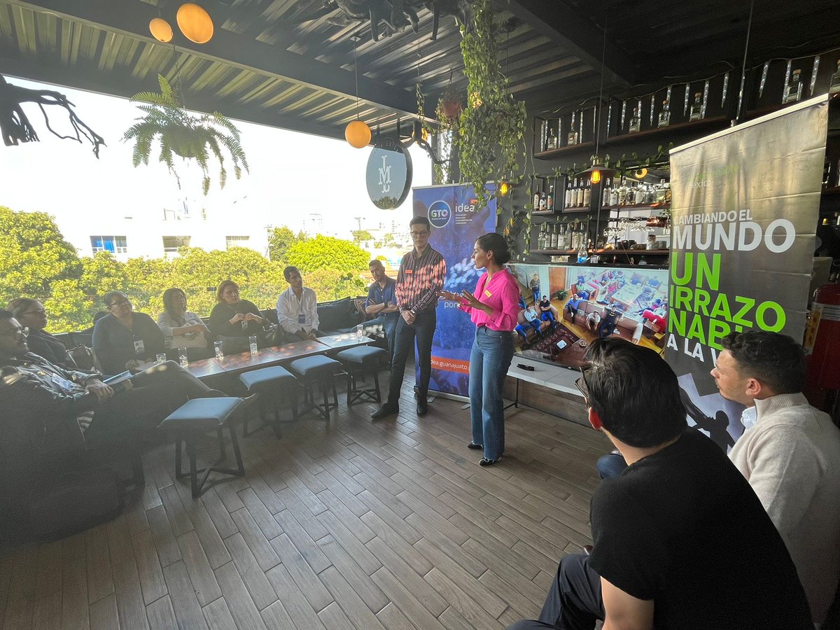 irrazonables_'s tweet photo. #TBT al lanzamiento de #IdeaGTO con el Gobierno de de Guanajuato 😎 un súper programa de acreditación para #incubadoras y #aceleradoras en donde serán entrenadas con la metodología #irrazonable para que puedan servir mejor a las y los emprendedores 🌈 https://t.co/gCJ1Xba5ED