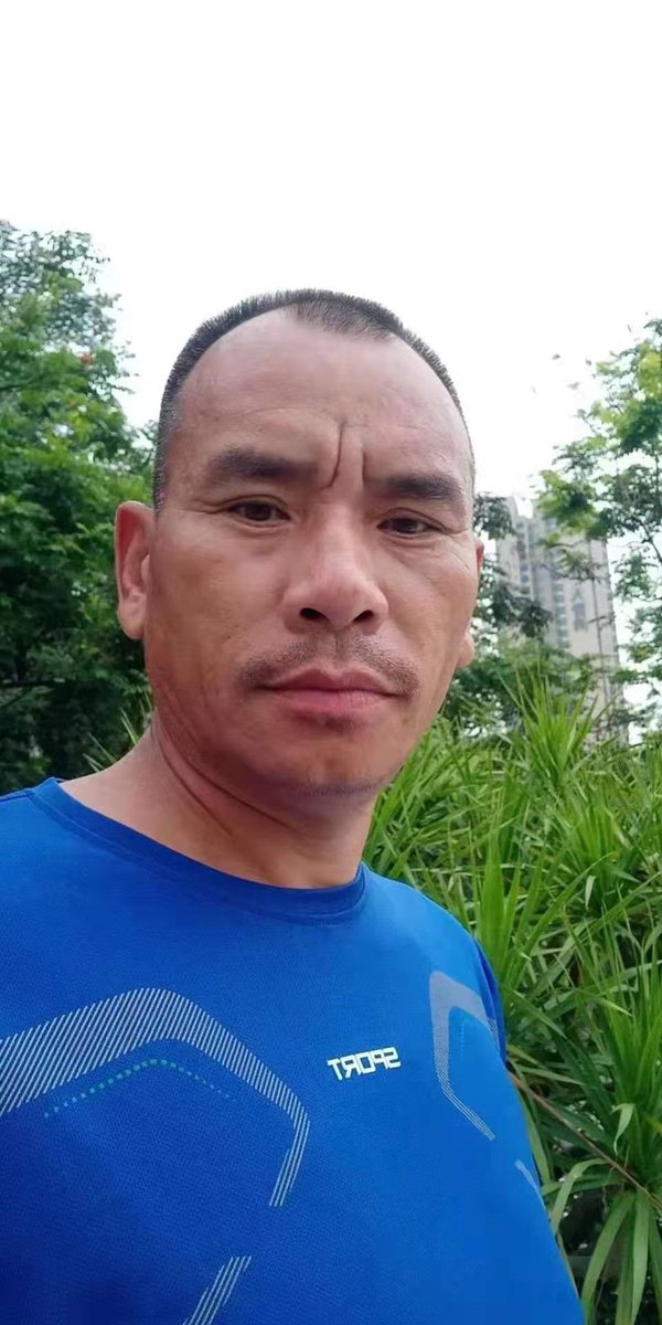 heicuda1069's tweet photo. 按摩推荐：超级黑大粗爷们师傅，手法一流，持久，可以通宵干活，在深圳停留五天，有意者私信我给微 https://t.co/MgOccT975h