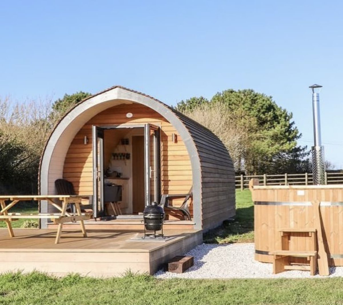 CedarTreePods's tweet photo. With an open plan 2+2 configuration, the XL Grande en-suite are perfect for setting up your luxury glamping site. 🤩

https://t.co/3Ng8slXn80
#glampingpods #manufacturer #northwales #business #familybusiness #glampingsites https://t.co/llRNNf7ePU