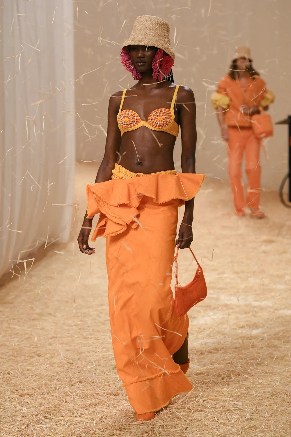 Vogue Runway on X: Jacquemus unveiled their spring 2023 ready-to-wear  collection Le Raphia today in Paris. See every look:    / X